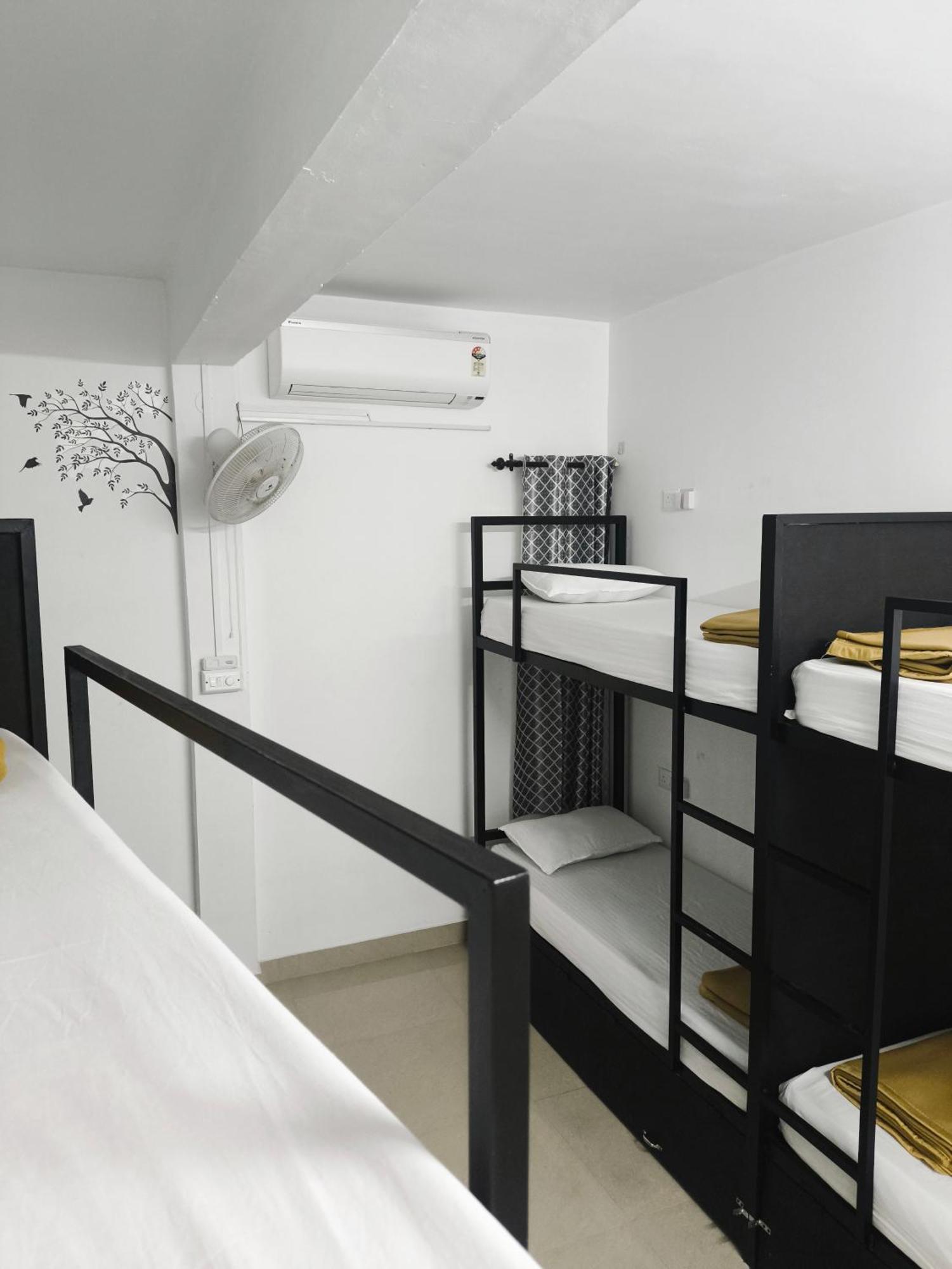 Hostel Stayzo Kochi Exterior photo